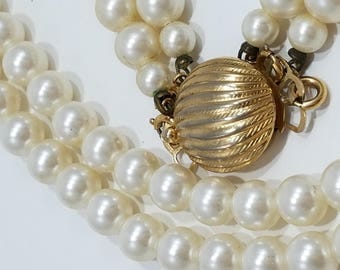 Classic & Convertible Sarah Coventry Faux Pearl Necklace