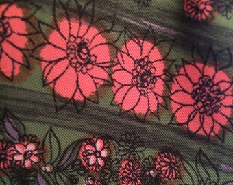 Vintage 1950's Print Pink and Green Floral Print Dress - Size 12 - Full pleated skirt - Perfect for Autumn! Very Mad Men Betty Draper!