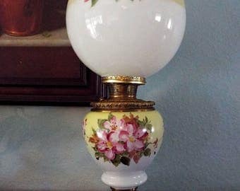 Beautiful Bradley & Hubbard Banquet Oil Lamp