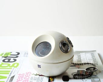 Vintage 1970's Panasonic R70 White Panapet Transistor AM Radio