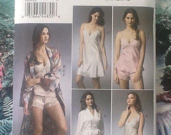 Vogue V8888, patron de couture, lingerie femme, robe, robe de nuit, chemise, camisole, slip, Short.