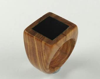 Wood ring //Wooden ring //wood ring for women //Rings // Olive wood ring with a jet polished stone - Size 16.30 mm (USA 5 3/4)