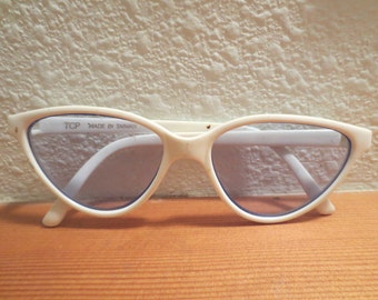 Vintage Childs Cat Eye Sunglasses Made in Taiwan White Frames / Light Blue Lenses