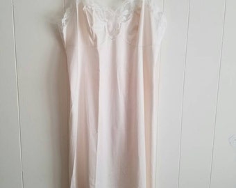 Vintage Vanity Fair Slip White Slightly Off White With White Floral Lace 1960s Nylon Tricot Size 34 Made in the USA
