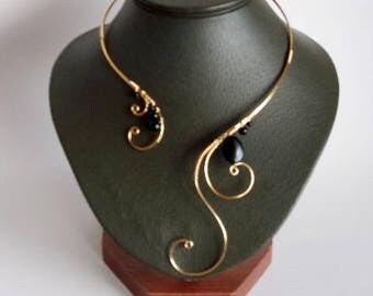 Black Agate Necklace, Gold Necklace, Collar Necklace, Statement Necklace, Wire Necklace, Open Necklace , Stylish Fashion necklace