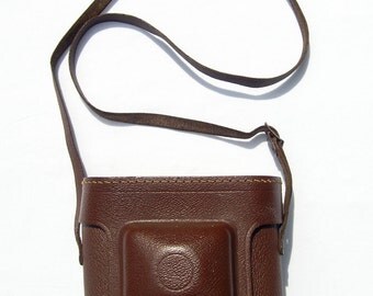 Vintage Brown Leather Camera Case with adjustable strap, Generic Leather Camera Case from the 1950s / 1960s, made in Germany