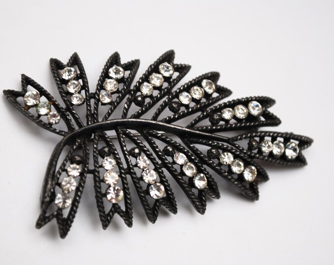 Weiss Leaf Brooch - Rhinestone - Japanned enameling - Floral Lower pin