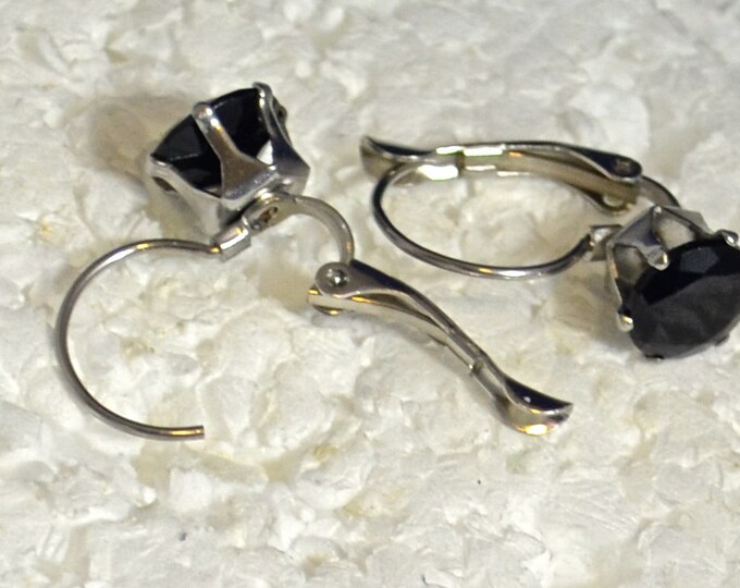 Black Onyx Leverback Earrings, 8mm Round, Natural, Set in Stainless Steel E1048