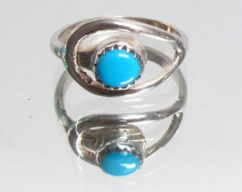 Vintage Navajo Native American southwestern sterling silver turquoise ring round sterling silver ring size 4.5 USA, weight 2.16 grams