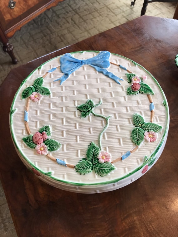 Floral cake stand