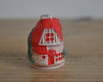 Vintage thimble - 3D hand painted - House