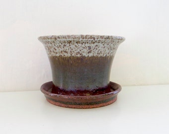 hole holes drainage pot planter pottery stoneware cachepot brown saucer succulent plant garden