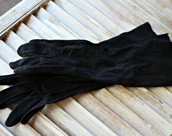 Vintage! Gloves. Leather. Cute gloves! Black. 1960s.