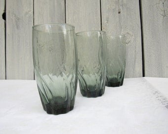 Green Tumbler glasses, Green water glasses, Tall swirly green glassware, vintage glasses, set of 3 barware glasses, retro barware