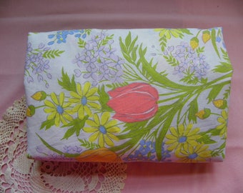 Vintage • Spring Floral Tulips & Wild Flowers Twin Fitted Single Bed Sheet | Twin Fitted Sheets | Home Decor Linens