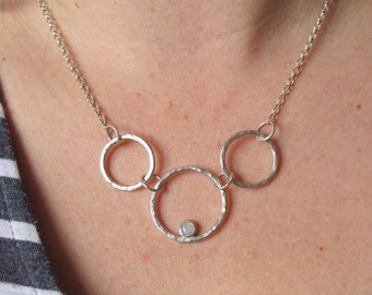 Necklace with 3 hammered circles and pale agate stone