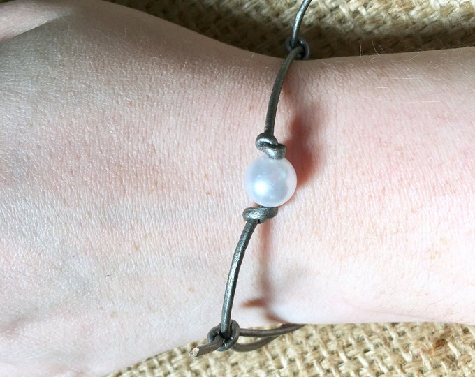 Pearl Cord Bracelet, Pearl Bracelet, Adjustable Bracelet, Freshwater Pearl, Pearl Silver Jewelry, Pearl Bead Bracelet, Leather Bracelet