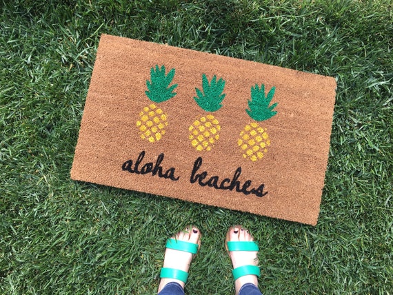 Aloha Beaches Pineapple Doormat / Pineapple Decor / Funny Welcome Mat / Custom, Personalized Doormat / Outdoor Doormat / Cute Doormat