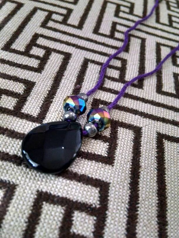 Black Teardrop Pendant Necklace