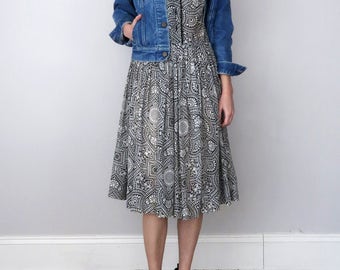 60s dress / black white print cotton fitted waist (l - xl)