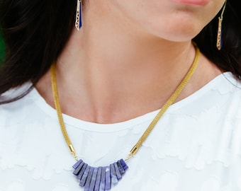 Blue Sodalite Graduated Stone Collar Mesh Chain Gold Necklace
