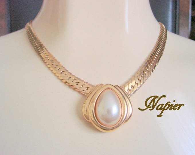 1980s Napier Faux Cabochon Pearl Goldtone Pendant Necklace / Designer Signed / Retro / Vintage Jewelry / Jewellery