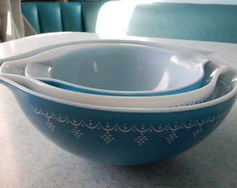 Pyrex Mixing Bowl Set - Pyrex Blue Snowflake Nesting Bowls - Pyrex Ovenware Blue Snowflake Pattern