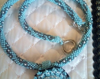 Collana tubolare di perline