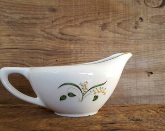Beeswax Candle | Antique | Gravy Boat | Handmade | Calendula & Basil
