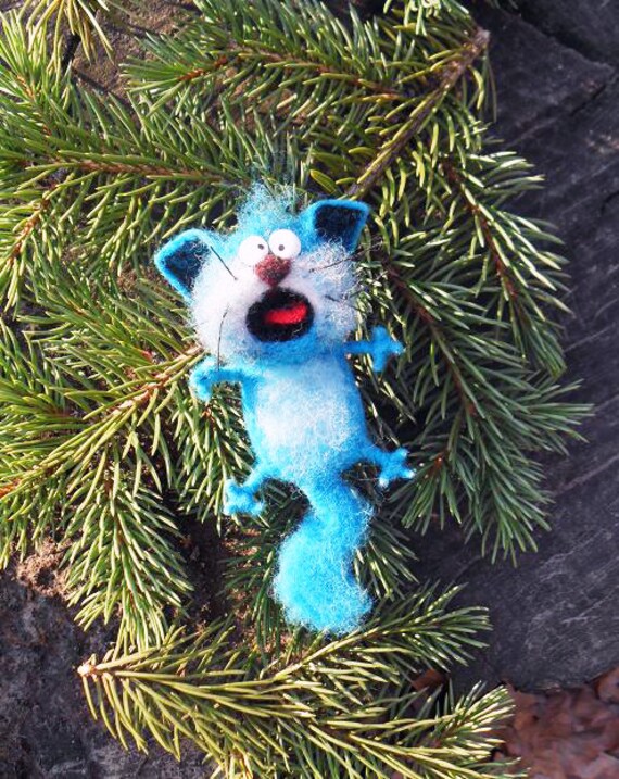Singing cat felt cat blueToys or by LarisaWorldOfFelt