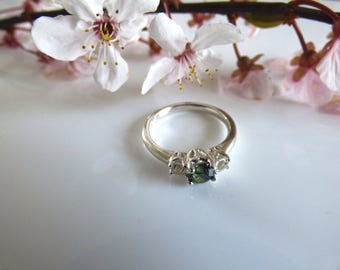 Blue Sapphire Rings / Saphire Rings/ Dichroic Sapphire/Sterling Silver Ring/ Green/Blue Australian Sapphire/Blue Sapphire/WhiteTopaz. JS343