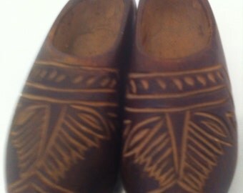 Vintage Set of Wooden Shoes from Belgium Dated 1945, Miniature Wooden Shoes, Shelf Display, Wall Display, Vintage Wood Shoes, Pair of Shoes