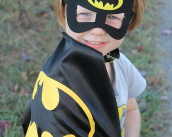Batman Cape and Mask, Superhero Batman Cape, Batman costume, boys dress up, personalized cape, Batman Birthday Party, Batman and Robin toys