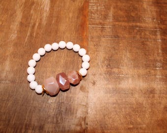 Abstract Pink and White Beaded Stretch Bracelet