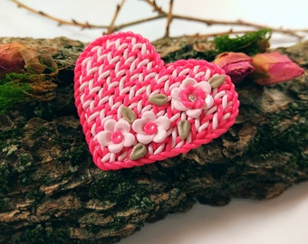 Love mother day gift for mom Wife gift Heart jewelry gift Knitted heart Romantic gift Love jewelry Pink jewelry Polymer pins and brooches