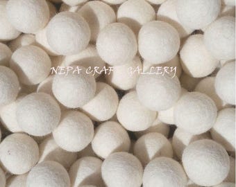 150 Pcs 2 cm Christmas decoration Pom Pom White Felt Balls Kids decoration supplies Nursery Project work Handmade