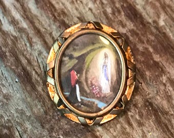 Vintage Our Lady of Lourdes Virgin Mary religious gold tone metal oval pin/brooch