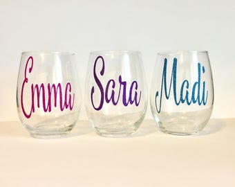 Set of 7 or 8 Bridal Party Wine Glasses | Personalized Wine Glasses | Custom Wine Glass | Wedding Gifts | Bridesmaid Gifts