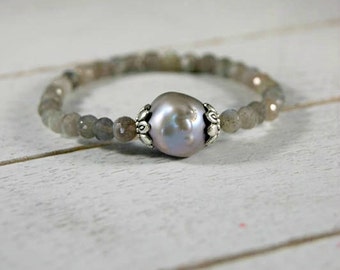 Grey Pearl and Labradorite Bracelet / Handmade Pearl Bracelet/ Labradorite Bracelet  / Handmade Bracelet / Handmade Labradorite Bracelet