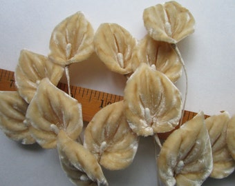 18 Velvet Beige Aroid Araceae Vintage 1950s Leaves Millinery Hat Trims Wired