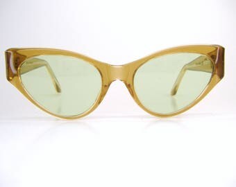 Vintage 60s Winged Cat Eye Sunglasses Eyewear