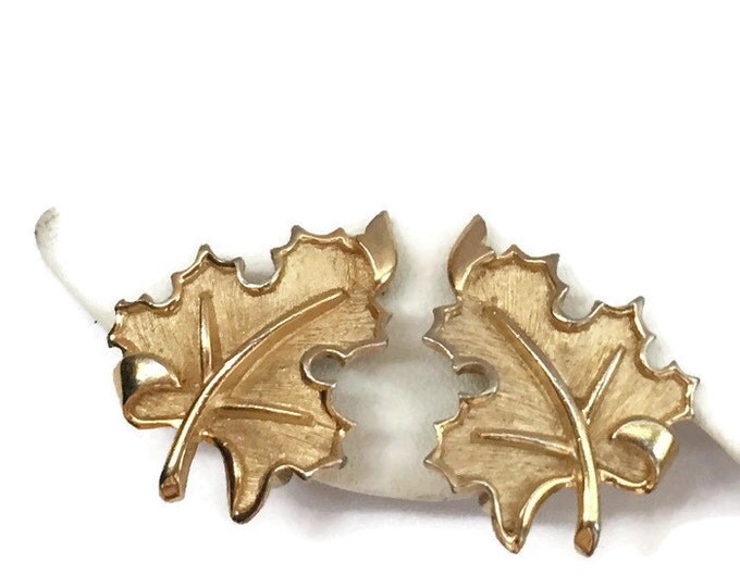 Vintage Crown Trifari Leaf Earrings Gold Tone Clip On Style Designer Autumn Fall Leaf Earrings