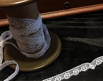 FREE SHIPPING - 3/8" wide x 3+yards Heirloom edging Lace - White