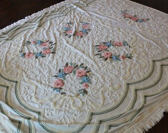 vintage Chenille floral beadspread 90x 97