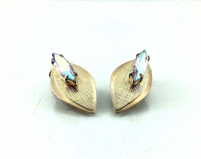 Vintage Gold Leaf Aurora Borealis Rhinestone Earrings, Gold tone Detailed Vintage Leaf Earrings, Aurora Borealis Earrings. Unique earrings.
