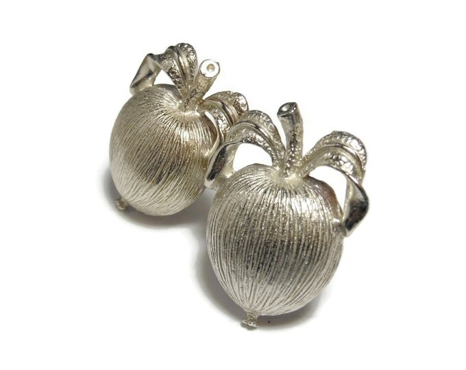 FREE SHIPPING Sarah Coventry apple earrings, 1961 Sarah Glo, Adam's Delight, silver clip earrings, on original card 7820, large clips