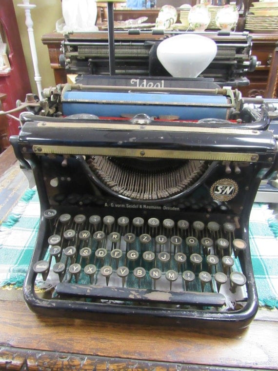Black Ideal Typewriter Seidel & Naumann Made in Germany
