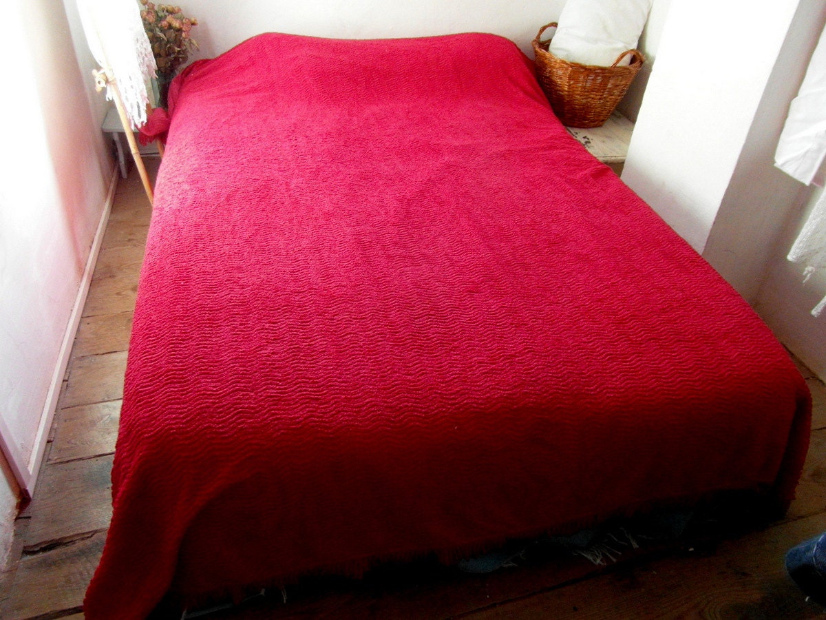 Large red chenille bedspread candlewick cotton blanket