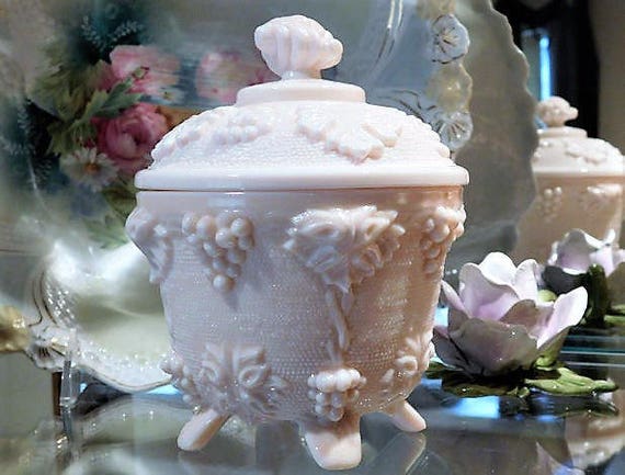 Shell Pink Milk Glass 1950s 50s Mid Century Footed Candy Dish Lid Grape Leaf Leaves Vine Motif Jeanette Glass Co Country Cottage Home Decor