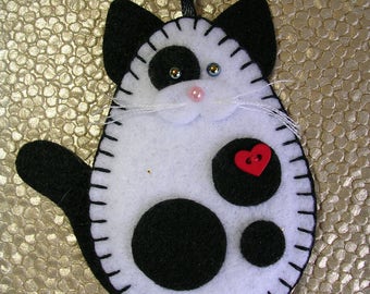 Cat Ornament, White and Black Cat Ornament, Felt Black and White Cat Ornament, Cat Christmas Ornament